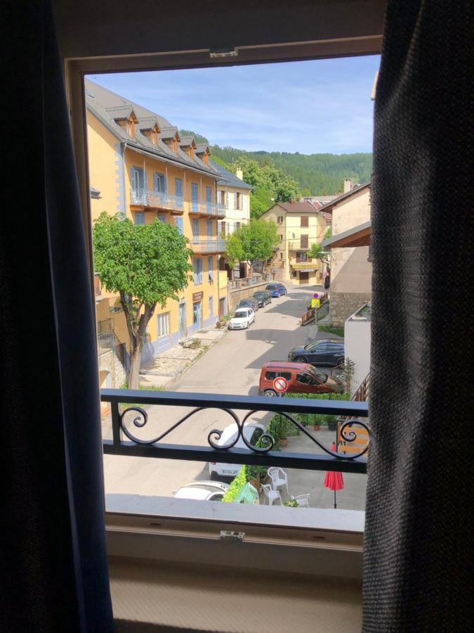 Hotel Genepi بيويل المظهر الخارجي الصورة